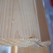 Drewniana boazeria świerkowa - przykład pióra i wpustu