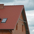 Dach z dachówką w kolorze czerwonym Benders