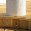 taras drewniany z modrzewia syberyjskiego - wykończenie przy słupie