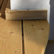 taras drewniany z modrzewia syberyjskiego - przykład wykończenia narożnika na tarasie