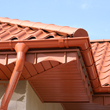 Rynna stalowa Lindab ceglasta na dachu kopertowym