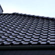 Dach z ceramiką Nelskamp F10 w czarnej glazurze 18