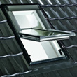 Nowoczesne i popularne niemieckie okno dachowe ROTO Designo R4