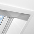 Maskownica wewnętrzna z białego PCV do okien dachowych ZIN KW