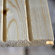 Boazeria świerkowa - wygląd ryflowanego spodu drewna
